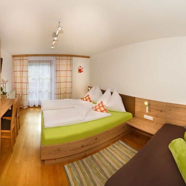 Dreibettzimmer im Appartement 2
