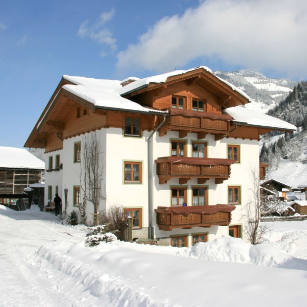 Hausansicht im Winter