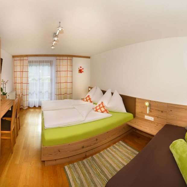 Dreibettzimmer im Appartement 2