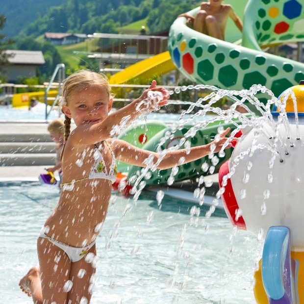 Schwimmen im Freizeitzentrum in Großarl © Tourismusverband Großarltal